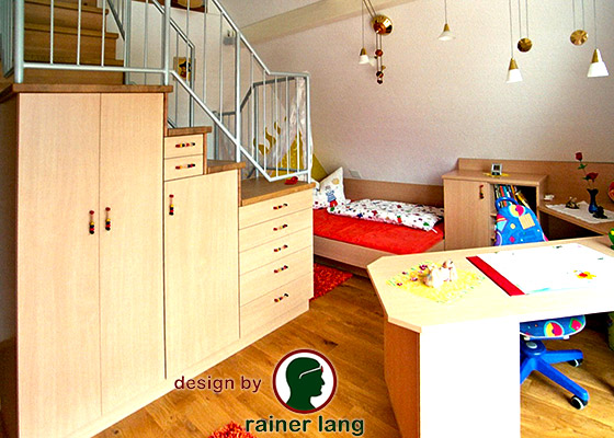 Schreinermeister Rainer Lang - Innenausbau privat - Treppe Kinderzimmer mit zwei Ebenen